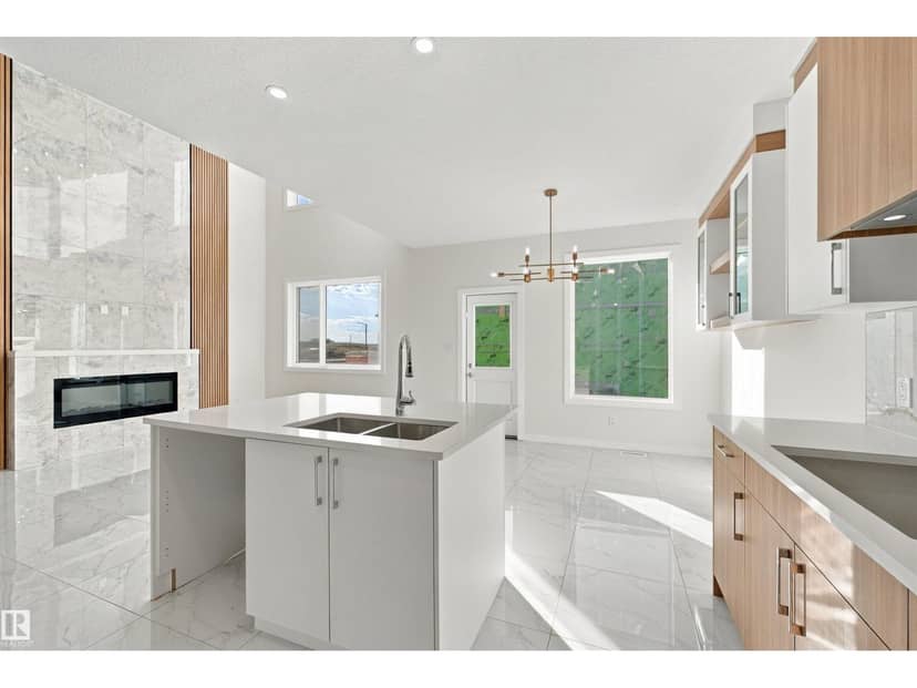3824 39 St — photo 18 of 40