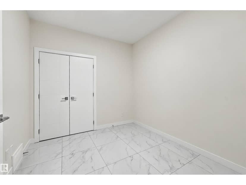 3824 39 St — photo 9 of 40
