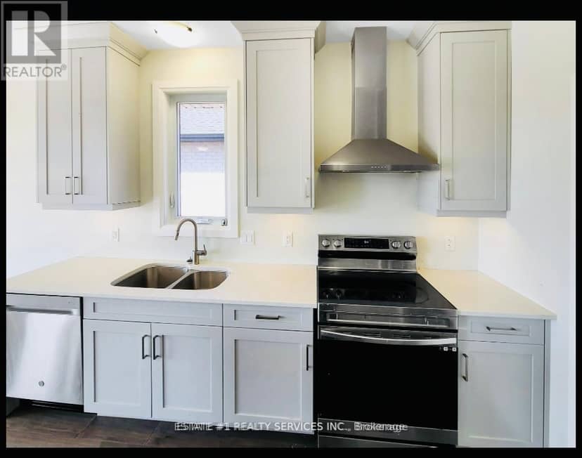 2047 Lockwood Crescent — photo 16 of 40