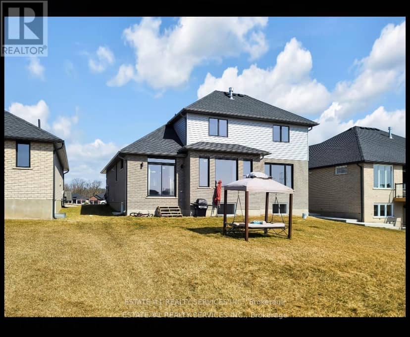 2047 Lockwood Crescent — photo 38 of 40
