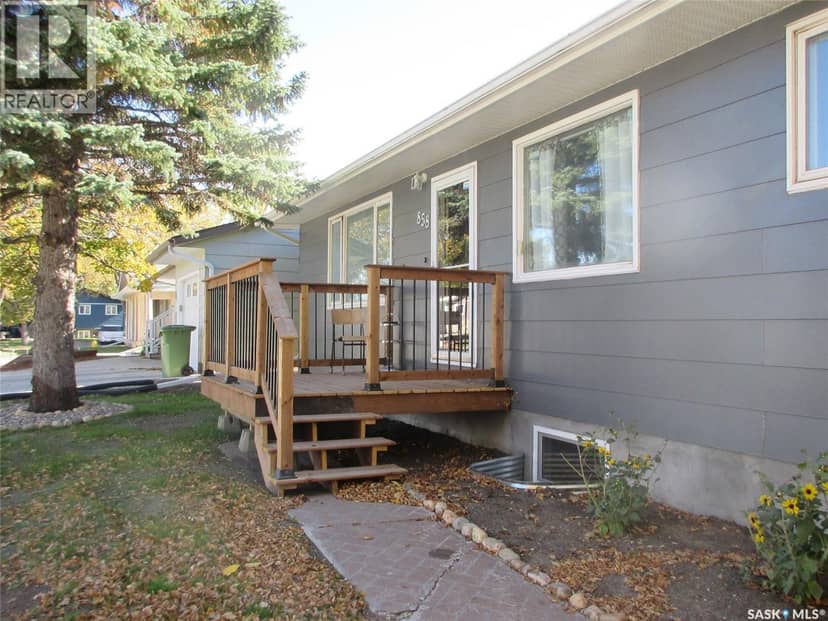 858 Worobetz CRESCENT N — photo 12 of 40
