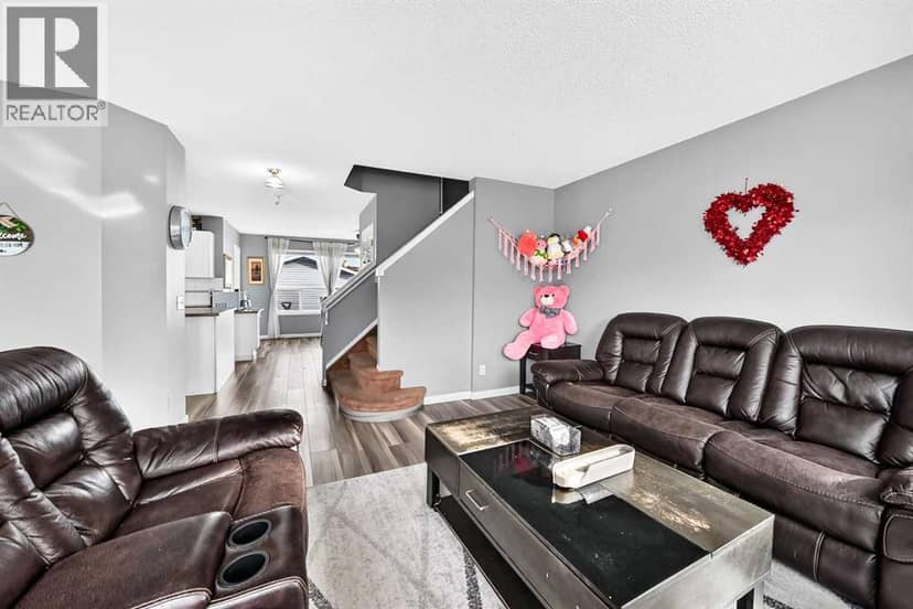 197 Tarington Close NE — photo 14 of 40