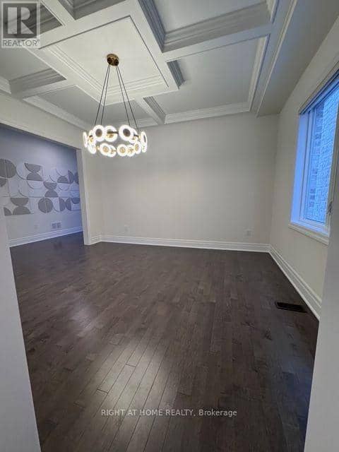 21 Casavant Court — photo 9 of 40