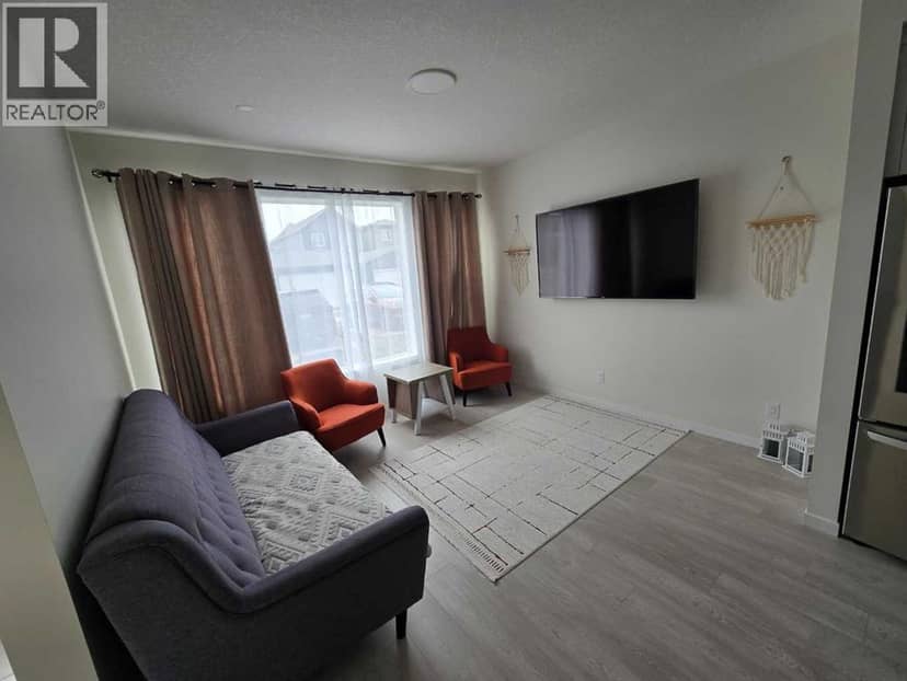 431 Rowmont Boulevard NW — photo 9 of 22