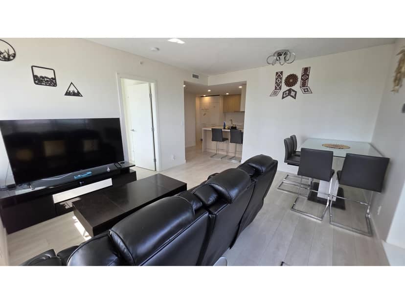 1403 13318 104 AVENUE, Surrey, photo 2