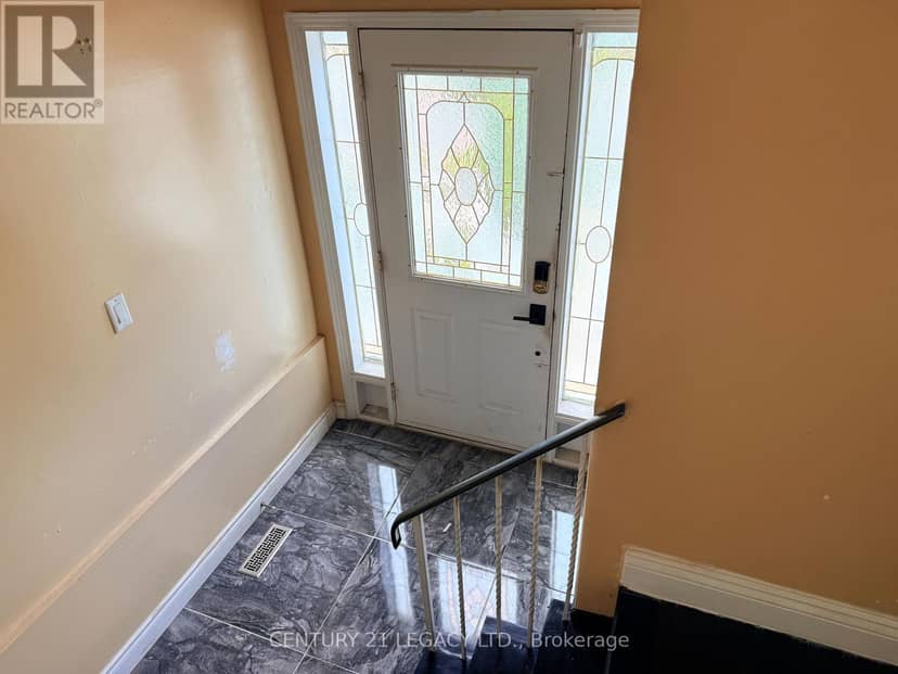 11 Tolton Drive, Brampton, photo 3