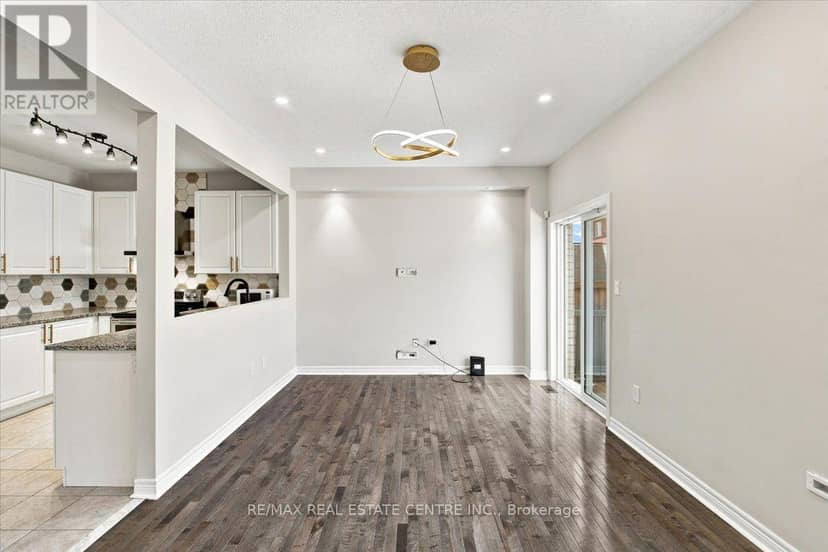 1053 Job Crescent — photo 16 of 40