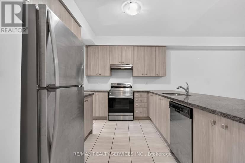 225 Coronation Road — photo 11 of 40