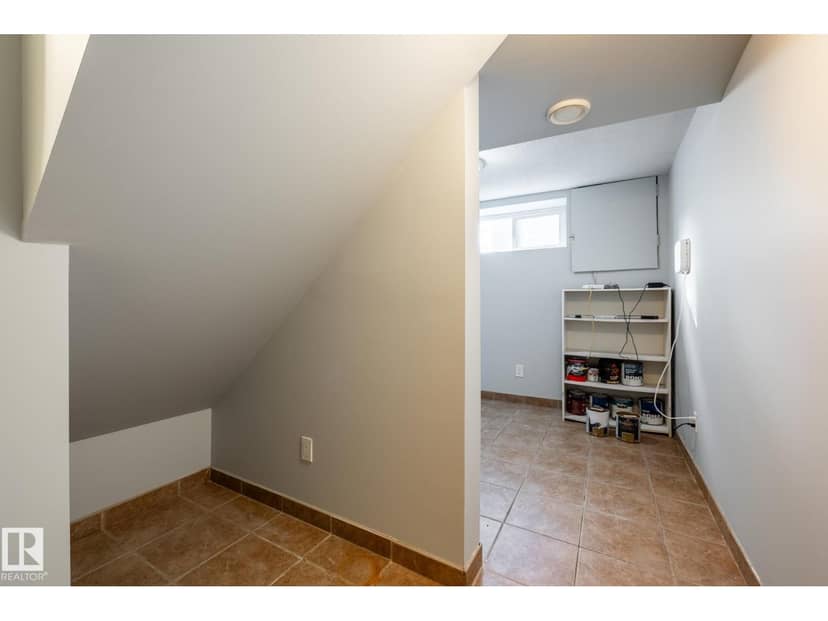 10619 129 AV NW — photo 20 of 40