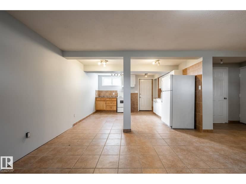 10619 129 AV NW — photo 12 of 40