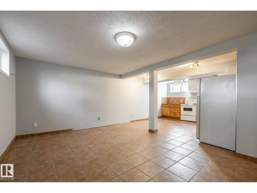 10619 129 AV NW — photo 13 of 40