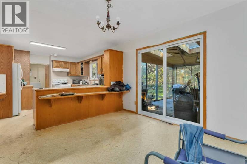 22 College Park Close — photo 10 of 30