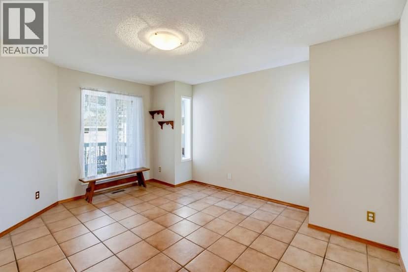 534 Bridlecreek Green SW, Calgary, photo 4