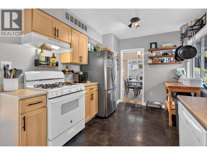 674 BLUERIDGE AVENUE, North Vancouver, photo 8