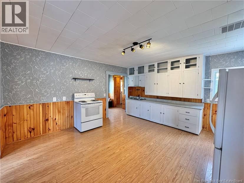 389 East Knowlesville Road — photo 9 of 28