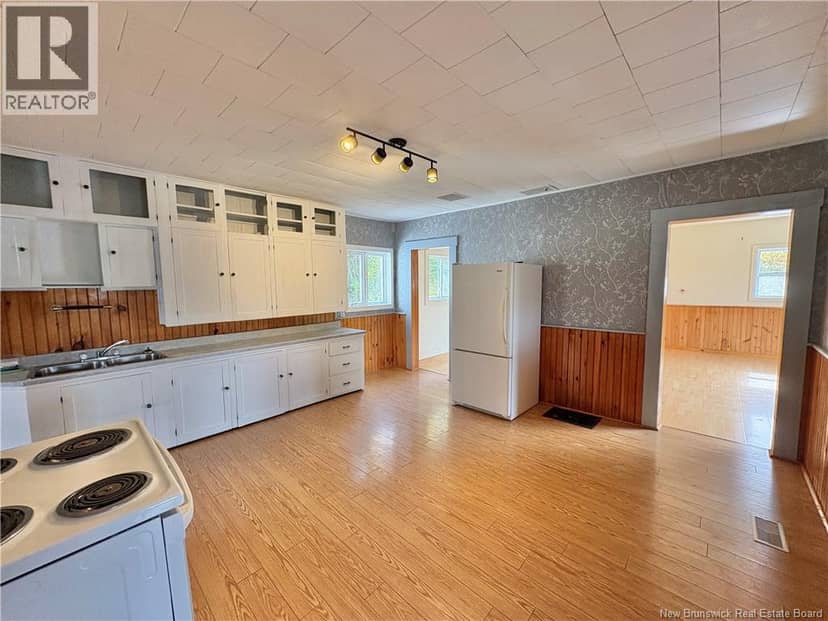 389 East Knowlesville Road — photo 11 of 28