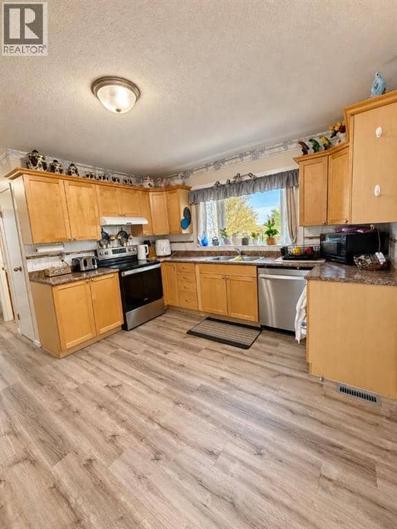 514 2 Street N, Vauxhall, photo 5
