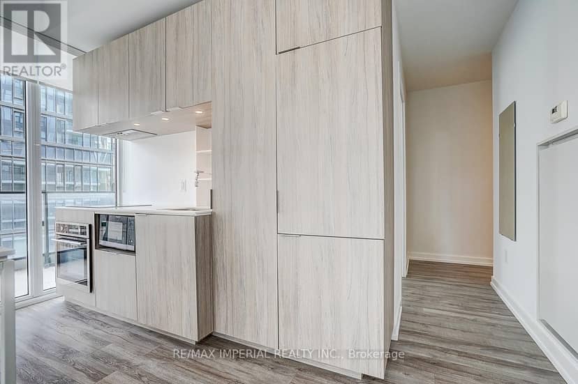 710 - 77 Shuter Street — photo 16 of 40