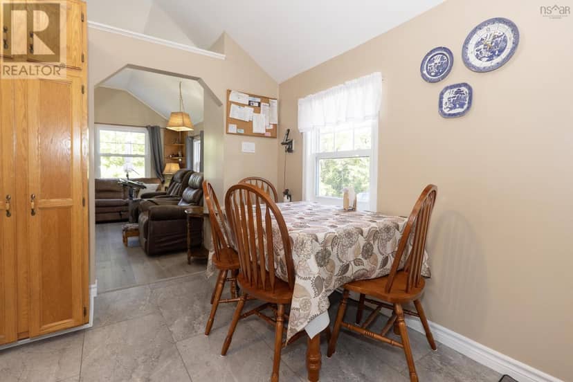 302 Hastings Road — photo 17 of 40
