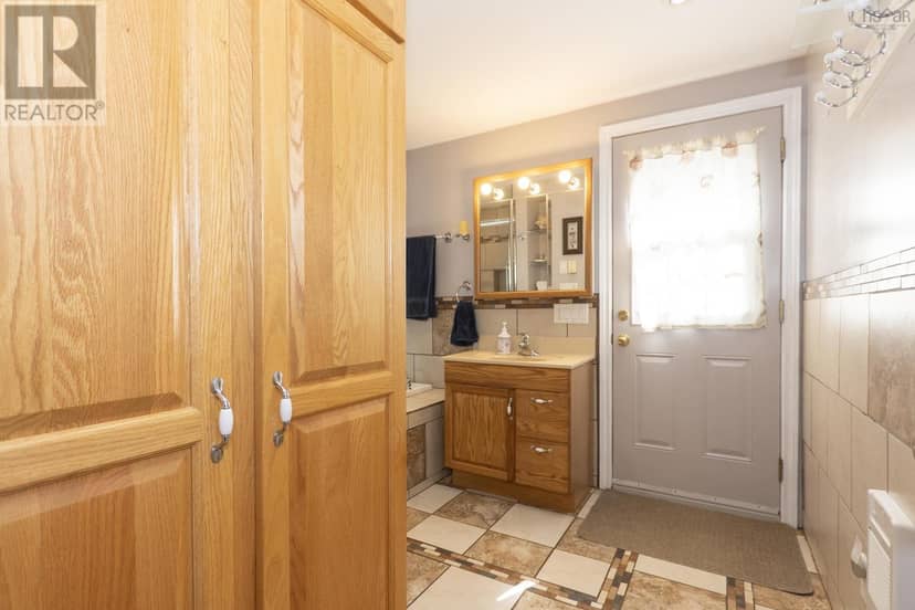 302 Hastings Road — photo 32 of 40