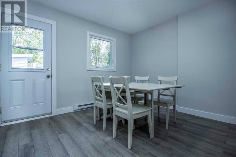 16 Woodford Drive — photo 9 of 22