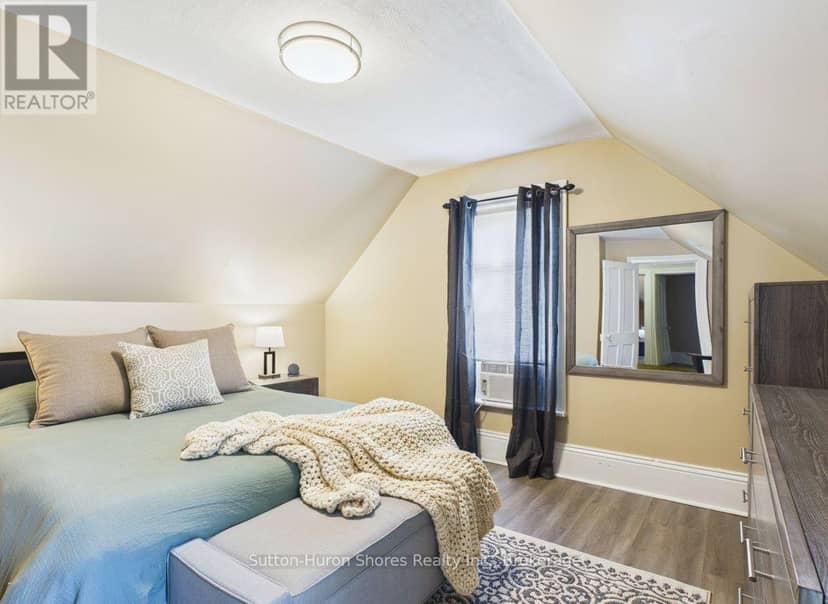 433 Goderich Street — photo 21 of 26