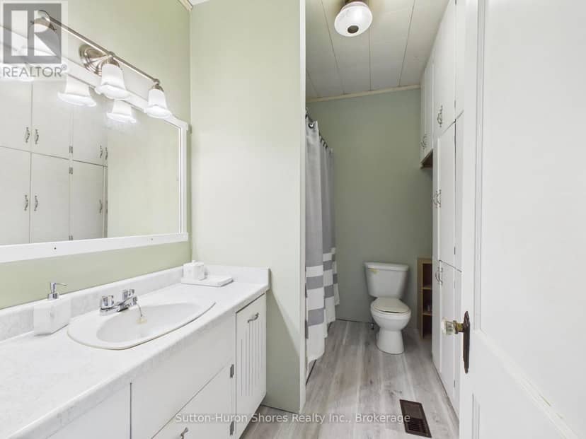 433 Goderich Street — photo 11 of 26