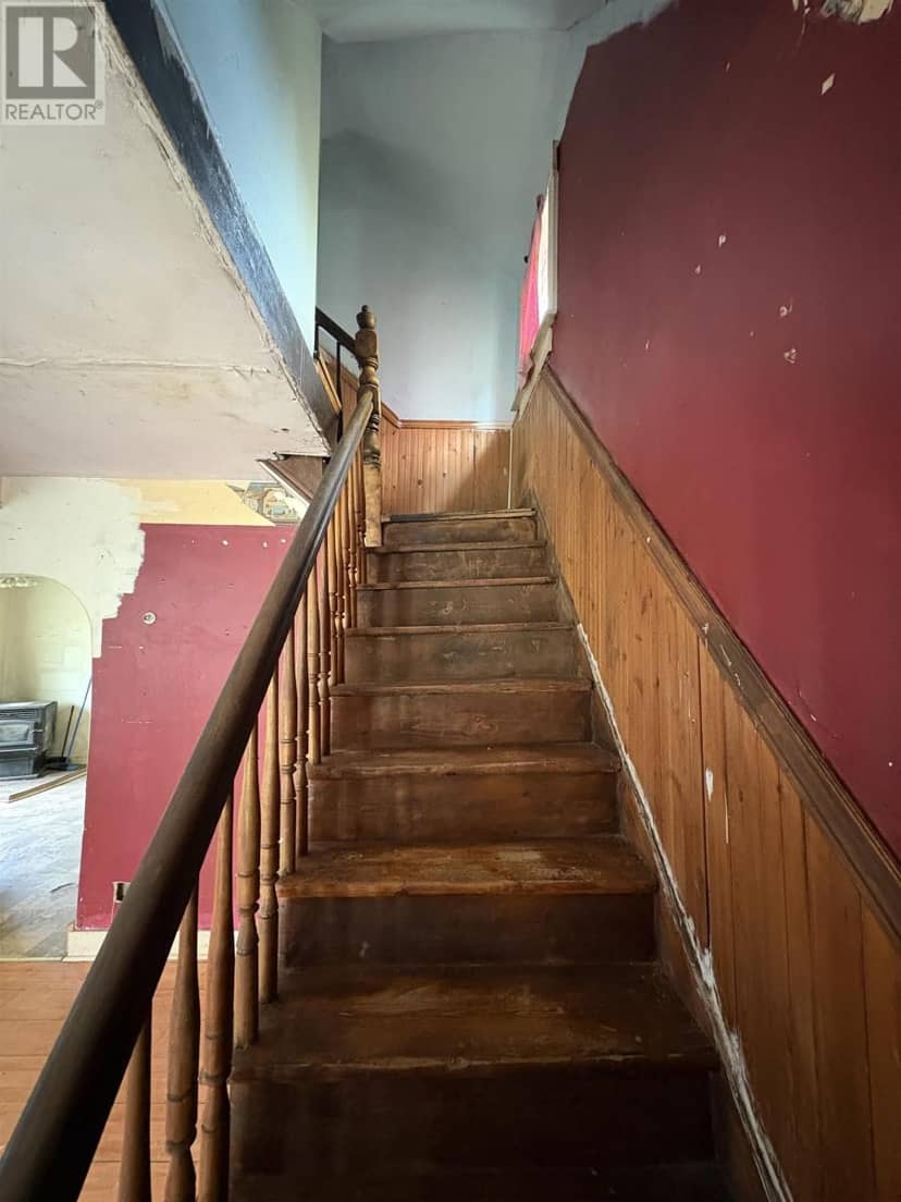 37 Rose Avenue — photo 15 of 23