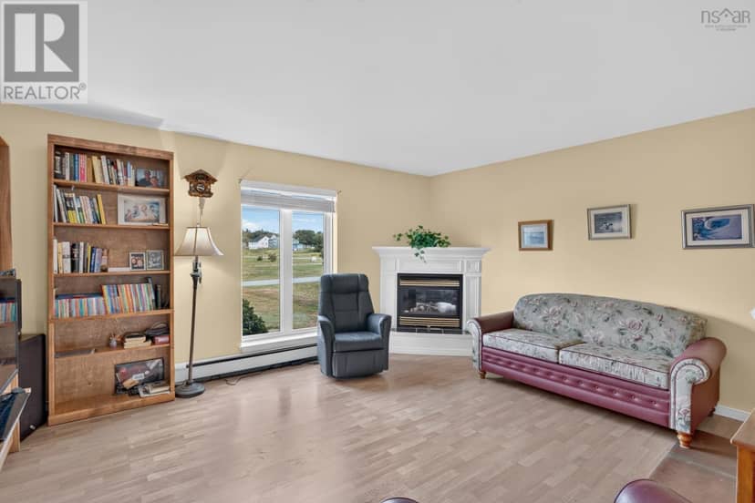 92 Dixon Road — photo 33 of 40