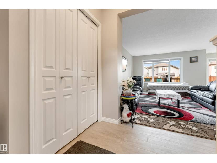 3304 13 AV NW — photo 14 of 40