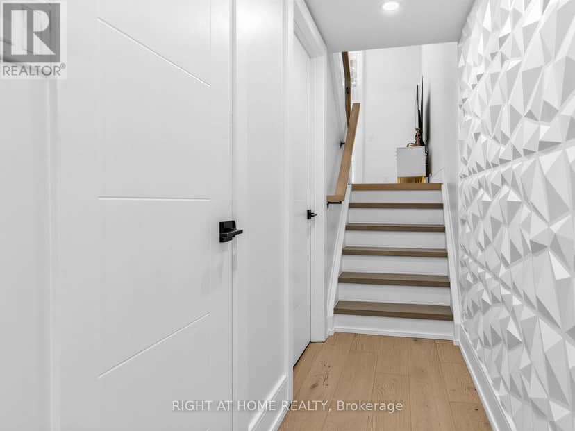 100 Jenny Wren Way, Toronto, photo 3