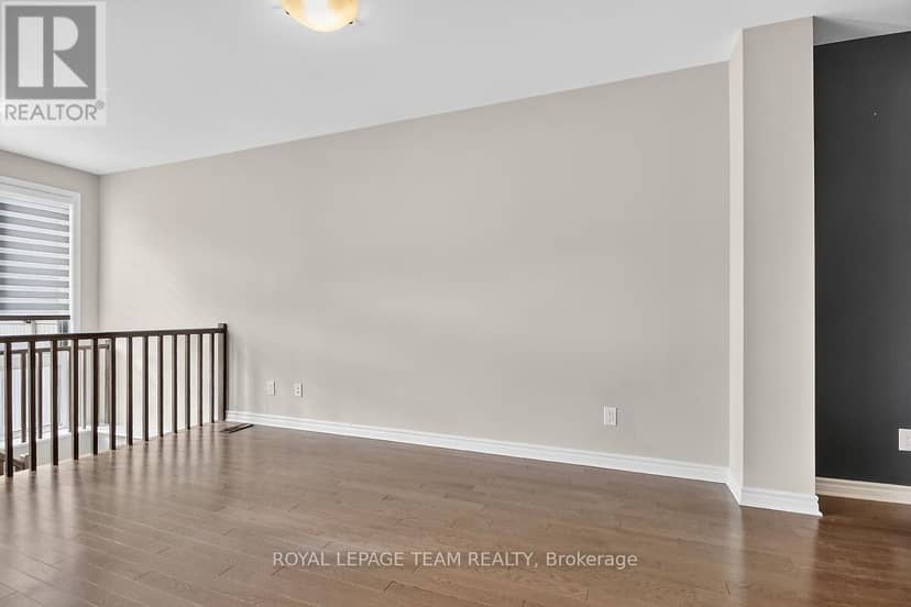 253 Fergus Crescent — photo 6 of 40