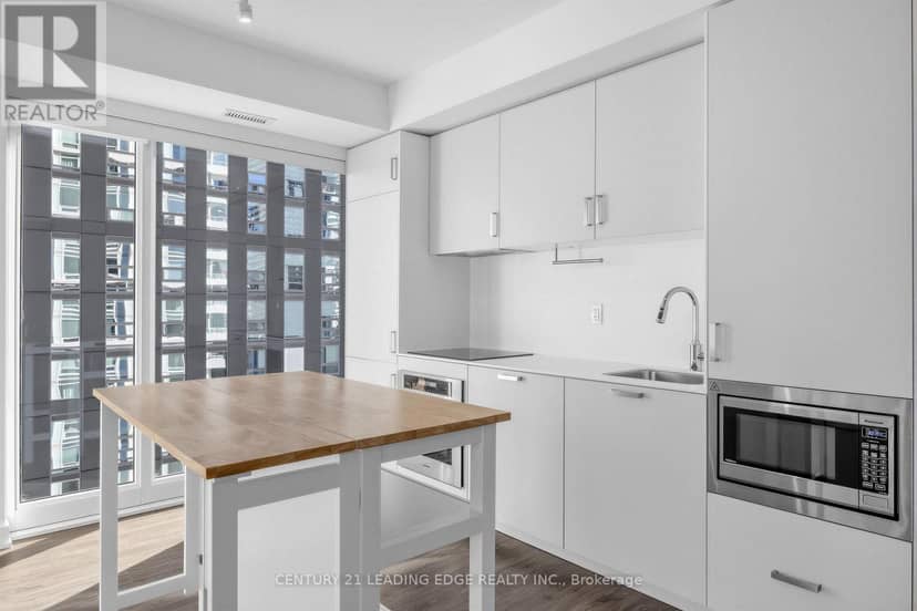 1602 - 88 Queen Street E — photo 7 of 28
