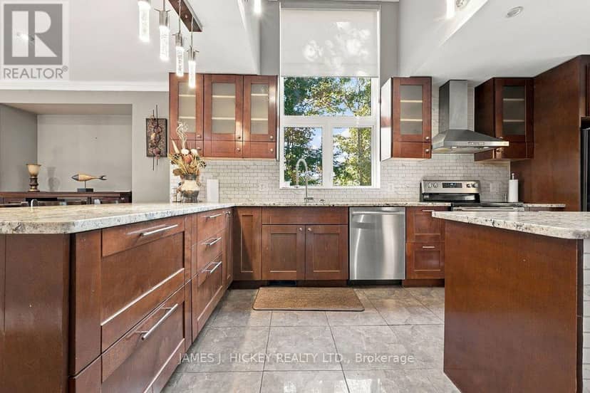 101 Thomas Street — photo 10 of 40