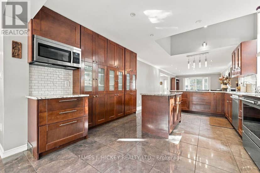 101 Thomas Street — photo 12 of 40