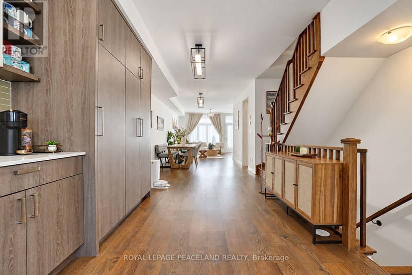 127 Green Gardens Boulevard — photo 11 of 40
