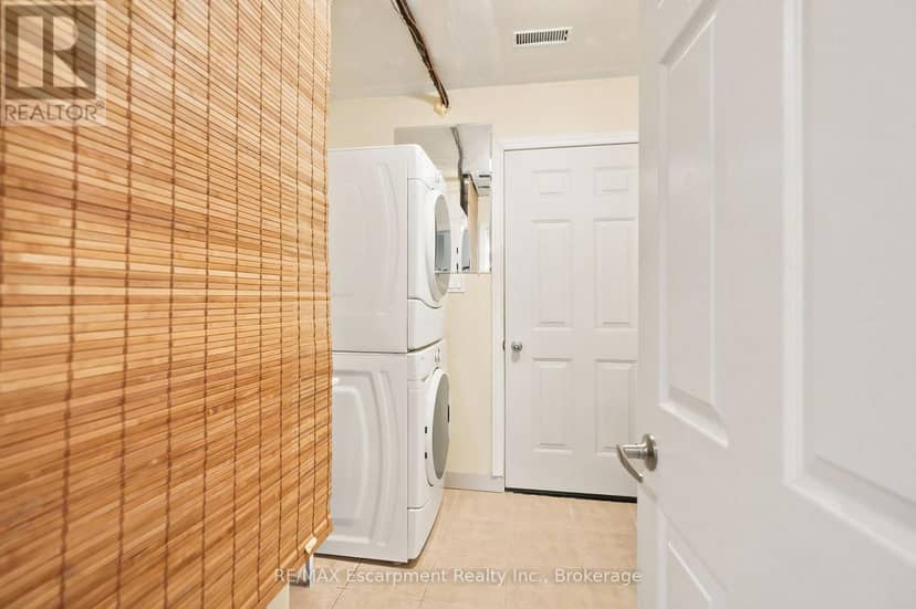 16 Hiawatha Road — photo 24 of 35