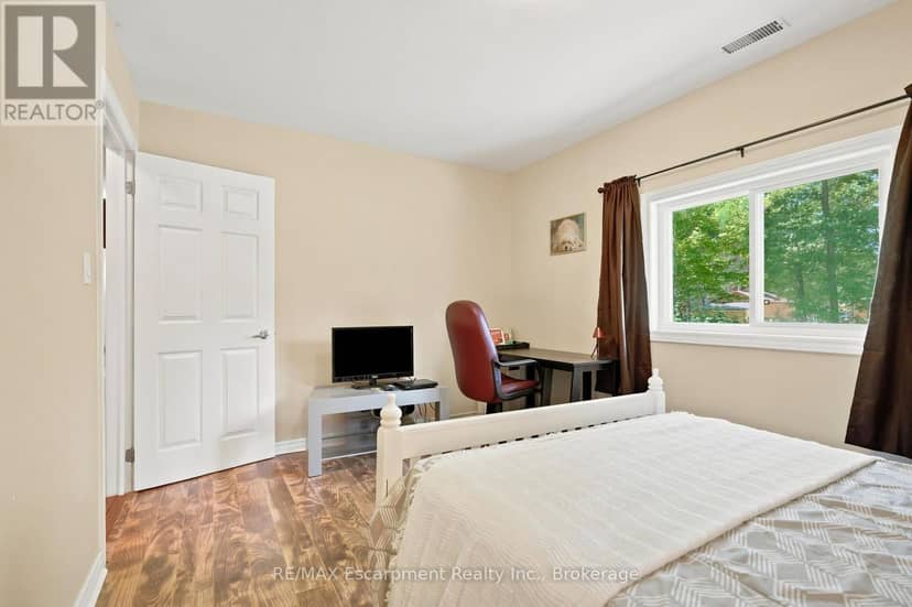 16 Hiawatha Road — photo 30 of 35