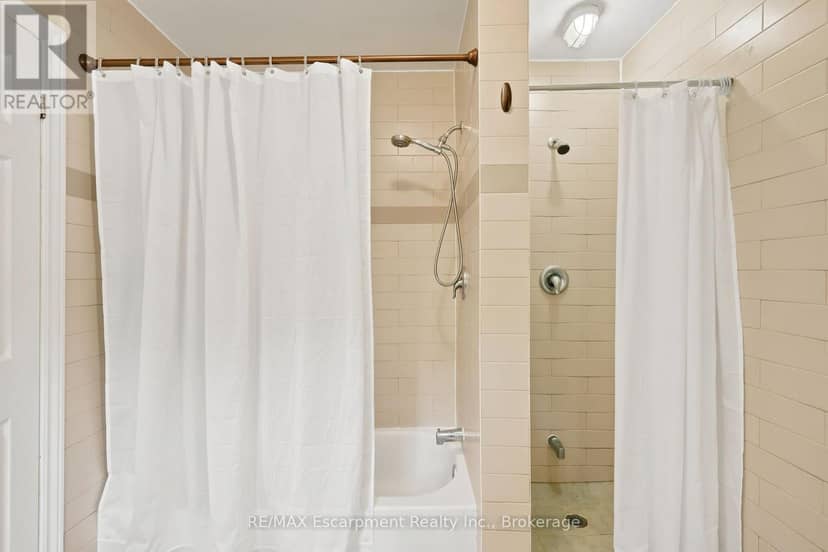 16 Hiawatha Road — photo 32 of 35