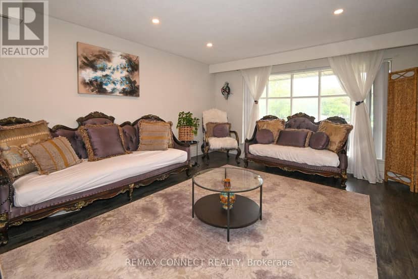 24 Lalton Place, Toronto, photo 4