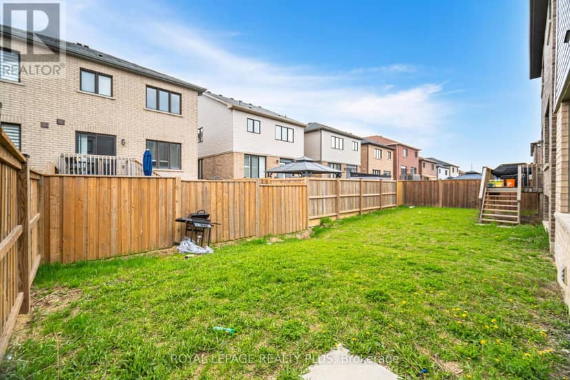 12 Pagebrook Crescent — photo 34 of 36