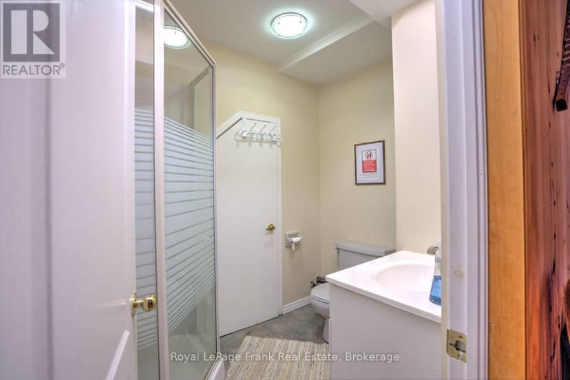 231 West Diamond Lake Road — photo 23 of 32