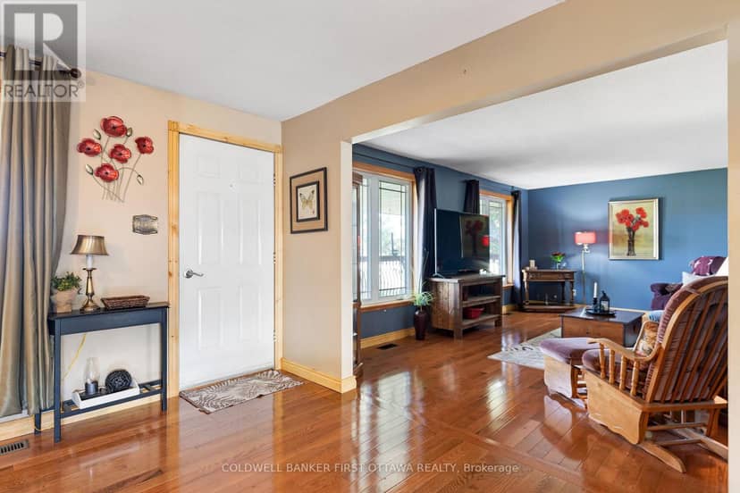 6739 43 Highway — photo 9 of 40