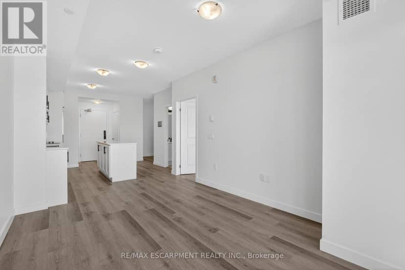 703 - 461 Green Road — photo 14 of 40