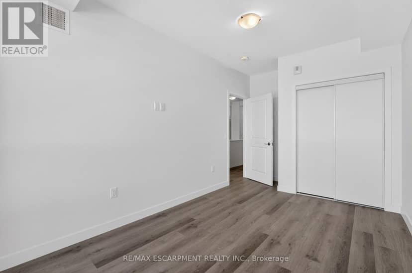 703 - 461 Green Road — photo 18 of 40