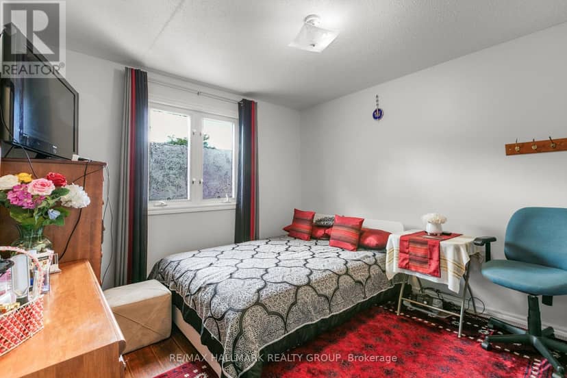 3142 Dumaurier Avenue E — photo 18 of 24