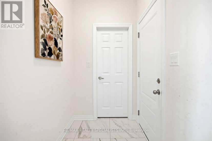 27 Salmon Crescent — photo 19 of 36