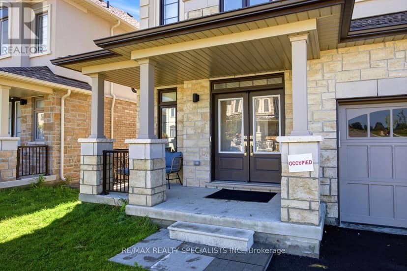 27 Salmon Crescent — photo 3 of 36
