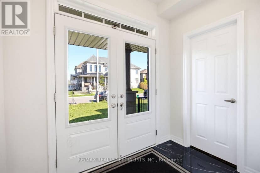 27 Salmon Crescent — photo 4 of 36