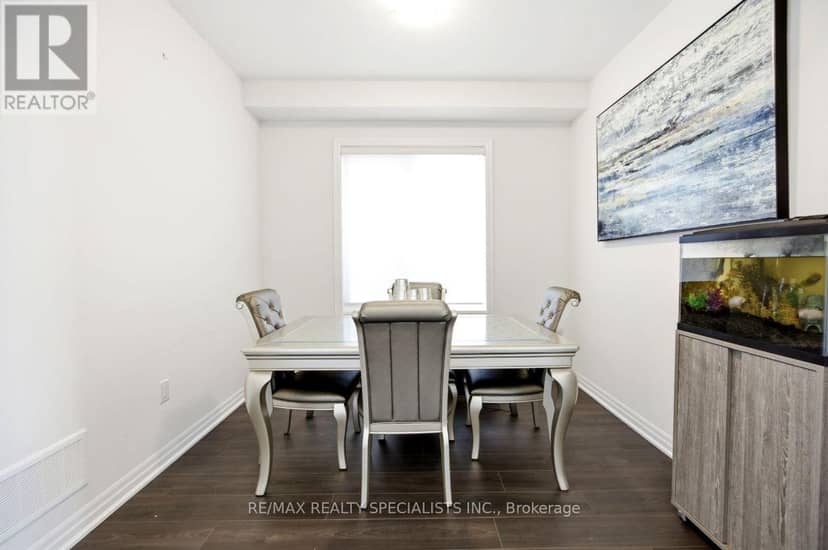 27 Salmon Crescent — photo 7 of 36